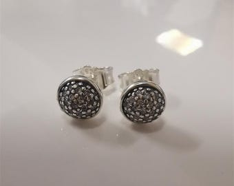 Orecchini a perno Pandora in argento sterling 925 con pavé (Regno Unito)