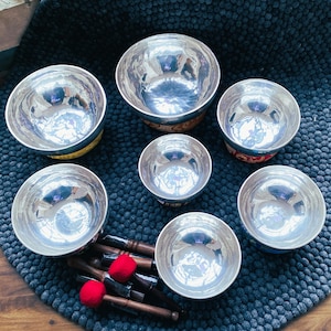 Sol måne Silver set med 7 skålar - Producerar 7 chakrafrekvenser med varje skål - ljudhealing