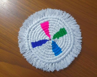 Posavasos de macramé hecho a mano: tapete bohemio para taza, decoración ecléctica