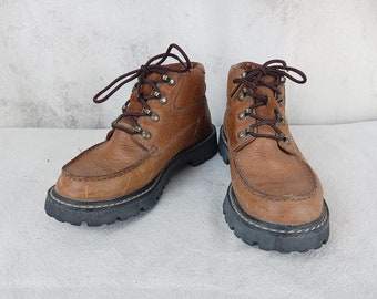 Vintage Eastland Brown Leather Moc Toe Lace up Ankle Boots  display picture 3