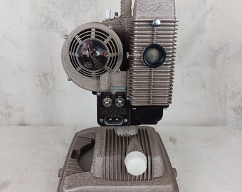 Vintage 1940's Revere 8mm Film Projector With Case - Etsy
