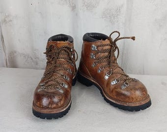 Vintage Red Wing Irish Setter Leather Hiking Boots, Women display picture 1