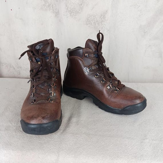 Vintage Vasque Leather Hiking Boots: Women display picture 3