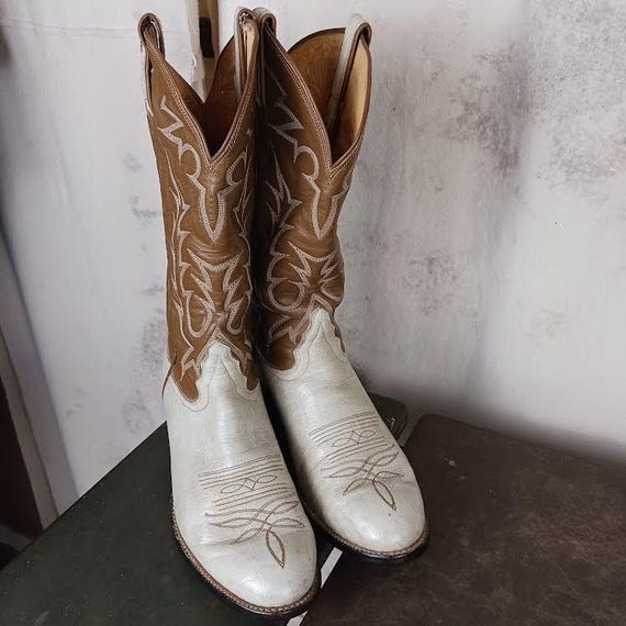 Tony Lama Vintage Cowboy Boots in tan and Black. Men’s size 10 1/2. Tony Lama Men main image 4