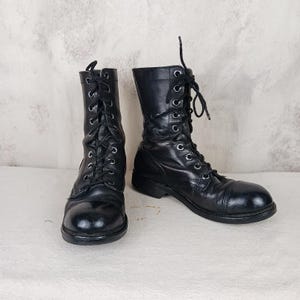 Vintage US Army Leather Combat Boots - Women display picture 2