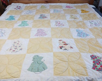 Antique Handsewn Sun Bonnet Sue Cotton Quilt With Cotton Batting