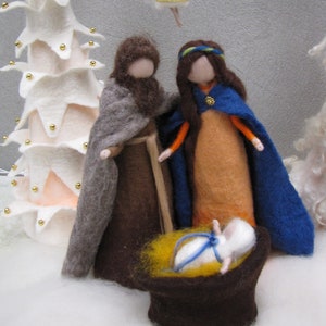 Needle felted and wet felted Nativity Set (3 Size Options) felted, Holy Family