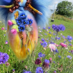 Garden flower Fairy, Waldorf inspried wool needle felted doll image 3