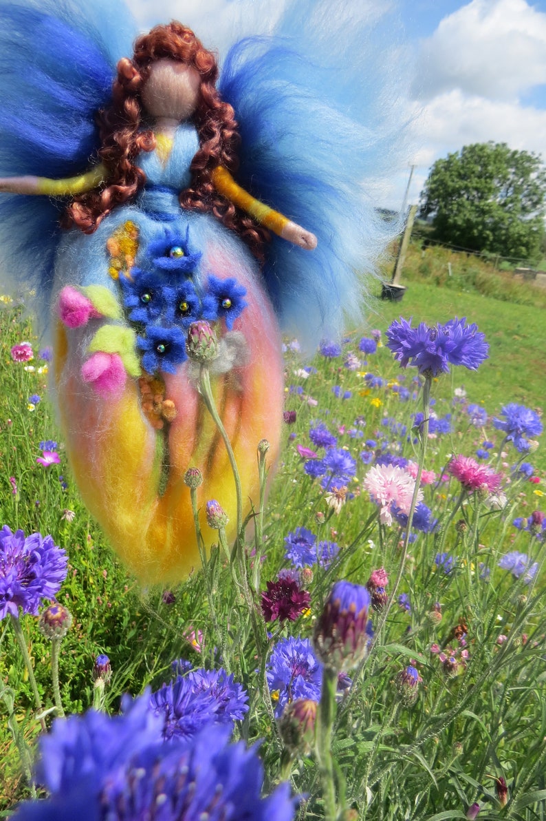 Garden flower Fairy, Waldorf inspried wool needle felted doll image 3