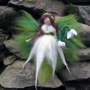 Snowdrop,  Needle Felted Wool fairy, Nature fairy, Waldorf inspired fairy doll