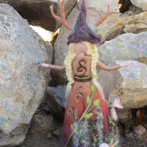 Fées des bois/Pixies feutrés de laine, Waldorf, prix de poupée de laine par pc