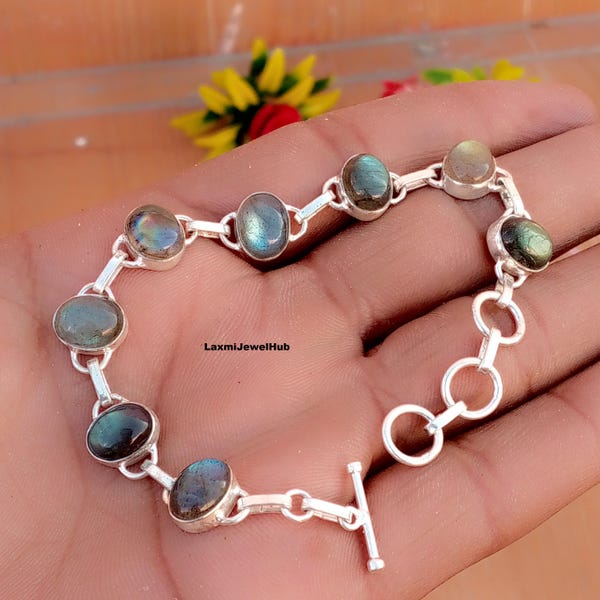 Pulsera de labradorita, hecha a mano en plata de ley 925.