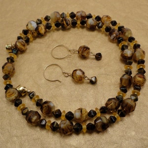 Swirl Bead Necklace and Earrings