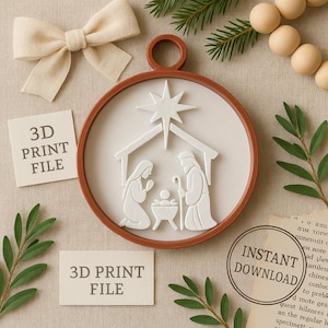 Peut inclure: Ornement de Noël rond avec un cadre marron et une crèche blanche. L'ornement représente une étoile, une étable et des personnages de Marie, Joseph et l'enfant Jésus. Le texte "3D PRINT FILE" et "INSTANT DOWNLOAD" est également visible.