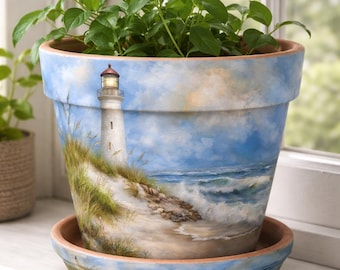 Maceta con forma de faro decorada con decoupage y platillo / Maceta costera / Decoración para casa de playa / Maceta de terracota pintada a mano / Maceta de jardín náutico