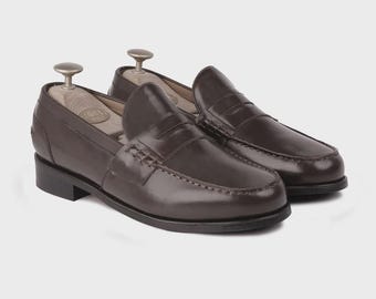 Mocasines de cuero marrón oscuro para hombre: zapatos de vestir clásicos sin cordones hechos a mano