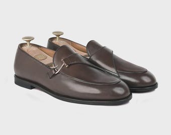Mocasines Horsebit de piel marrón para hombre: zapatos de vestir de lujo hechos a mano.