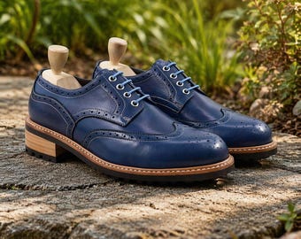 Marineblauwe leren vleugeltipbrogues heren – handgemaakte oxford-schoenen