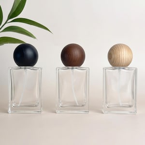 30ml Klarglas-Sprühflasche mit Holzkugelverschluss, nachfüllbarer Parfümzerstäuber, silberner feiner Nebelsprüher, minimalistische Kosmetikverpackung