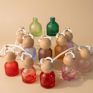 10ml Hanging Car Diffuser Bottle, Empty Essential Oil Bottles Wood Cap, Mini Perfume Glass Cosmetic Charm for Aromatherapy Bulk Order