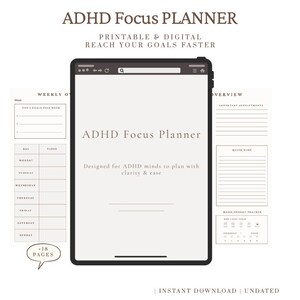 Op de afbeelding: Een ADHD Focus Planner weergegeven op een tablet, met extra pagina's zichtbaar. De planner bevat secties voor wekelijkse overzichten, dagelijkse taken en het volgen van de stemming. De tekst op de afbeelding luidt "Printbaar & Digitaal, Bereik je doelen sneller."