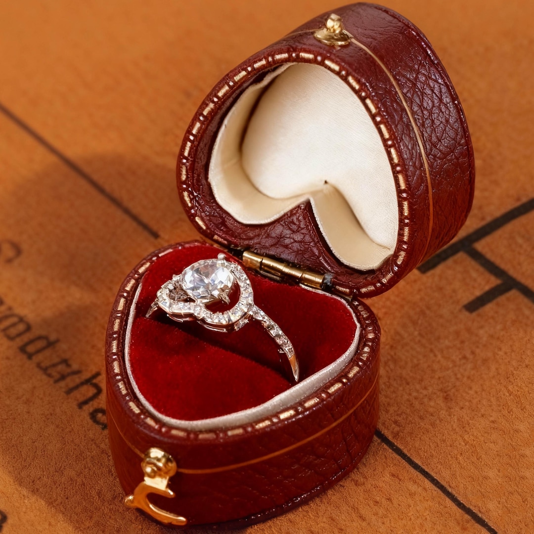 Small Victorian Style Ring Box. Vintage Style Jewellery Box. Heart ...