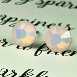 White Opal Swarovski Kristall Ohrstecker, Opal, Weiß, Neutral, Pastellfarben, Brautjungfern, Braut, Hochzeit, Geschenke