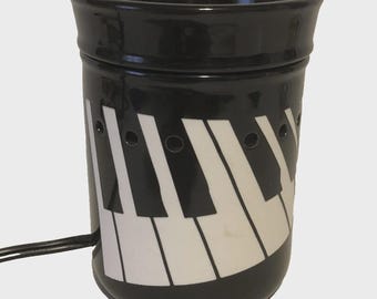 Scentsy Baby Grand Piano Wax Warmer Black and White Piano Keys IOB Retired