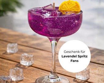 Lavendel Spritz Kerze im Martini Glas – handgemachte Cocktail Duftkerze als stilvolle Bar Deko oder entspannendes Wellness Geschenk