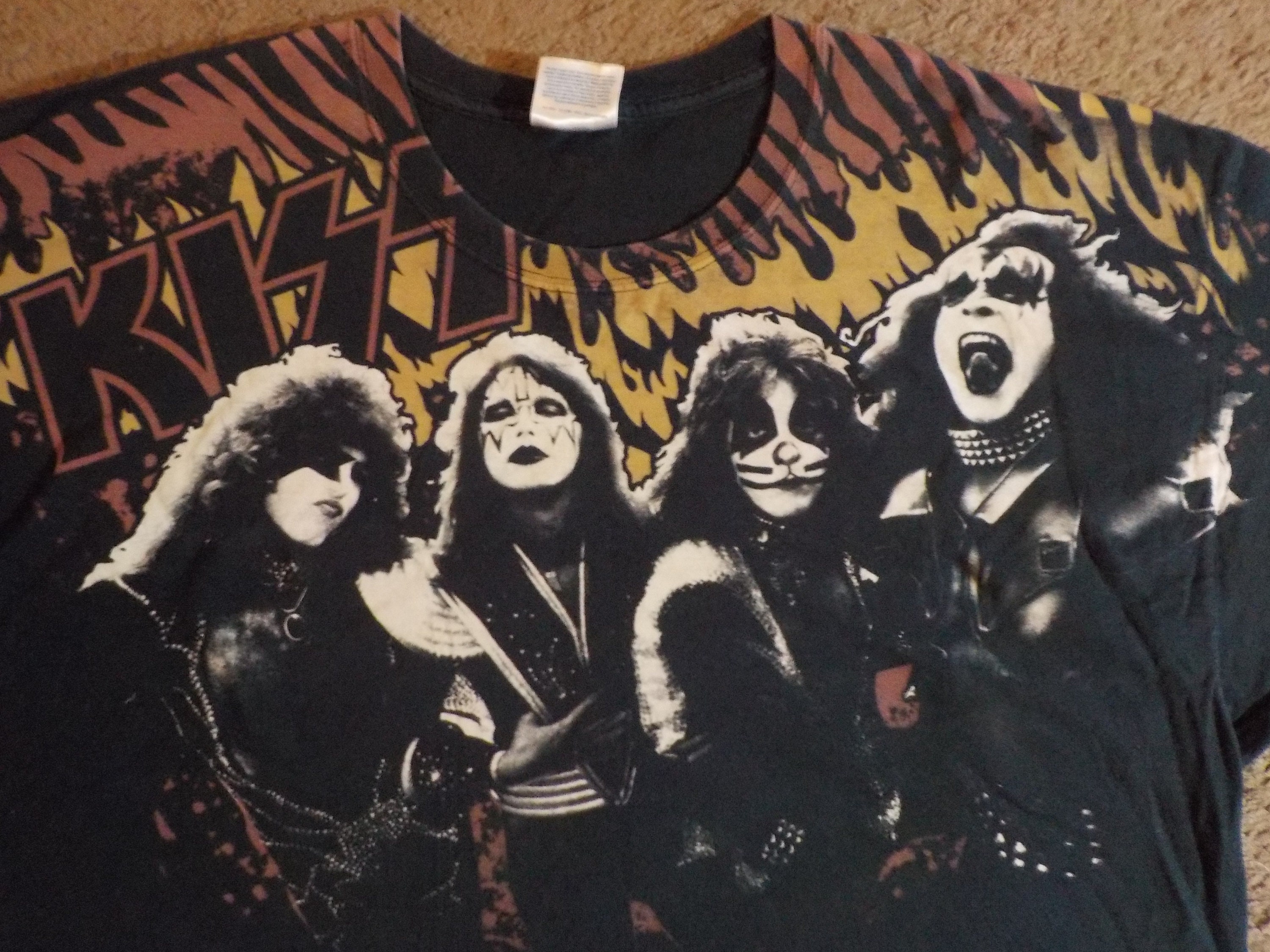 2X 1980s KISS Vintage T-shirt With Original Band Members Concert