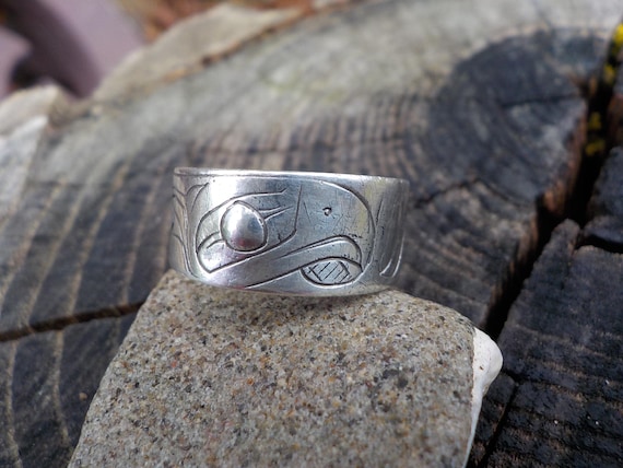 Wonderful Killer Whale Vintage Native American Navajo Jet Sterling Silver Dolphin Pin Wonderful Killer Whale Vintage Native American Navajo Jet Sterling Silver Dolphin Pin