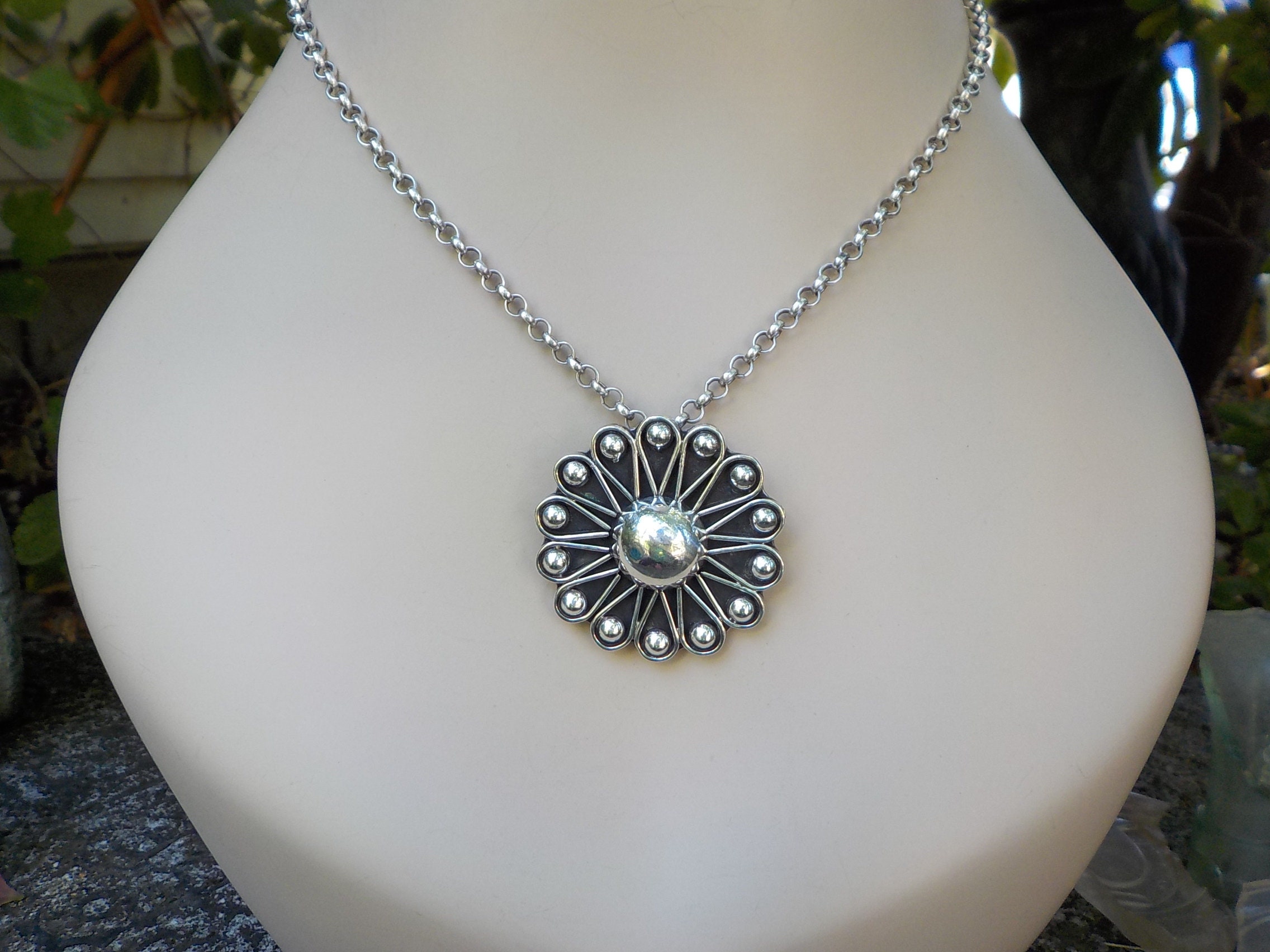 アクセサリー Vintage Mexican Jewelry sunflower taxco Large Vintage Taxco Sunflower Sterling Concho Pendant / Pin
