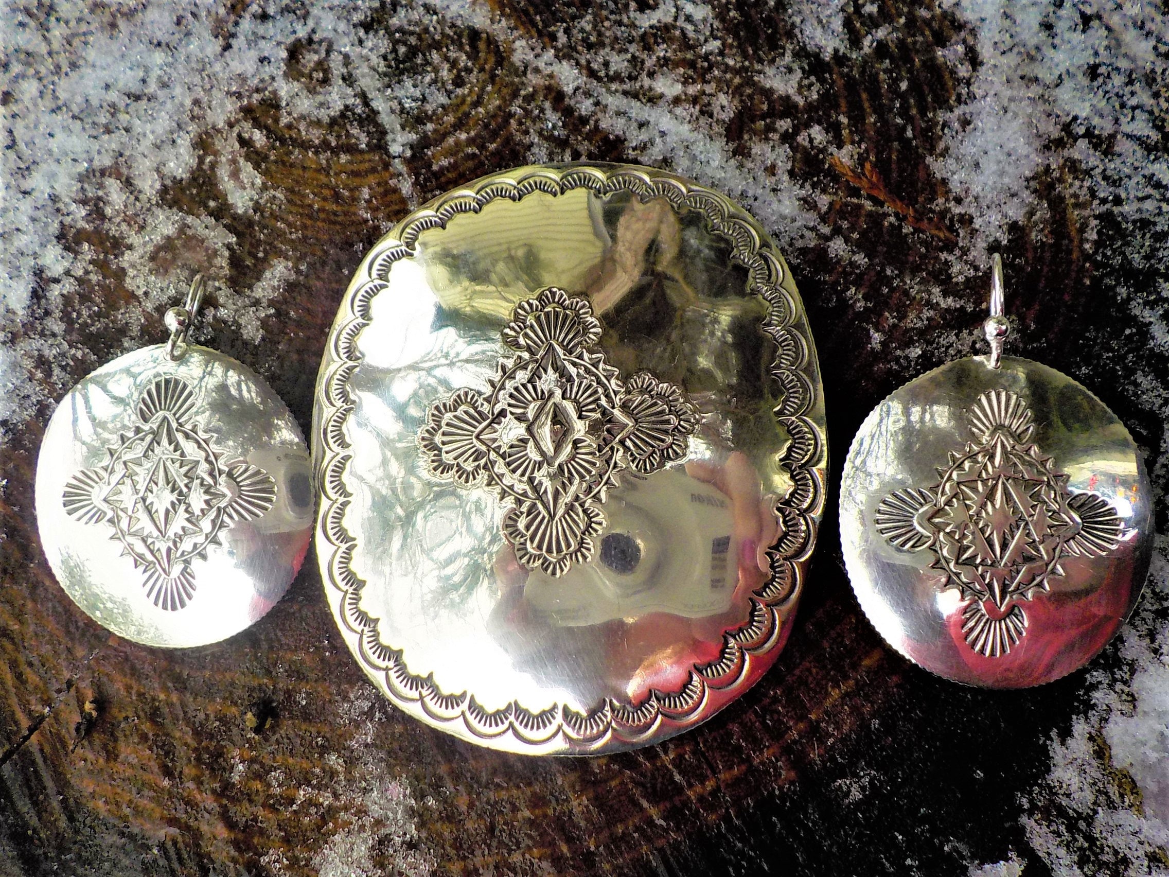 OLD NAVAJO 5連ターコイズ K.Y.刻印 バングル sterling OLD NAVAJO 5連ターコイズ K.Y.刻印 バングル sterling