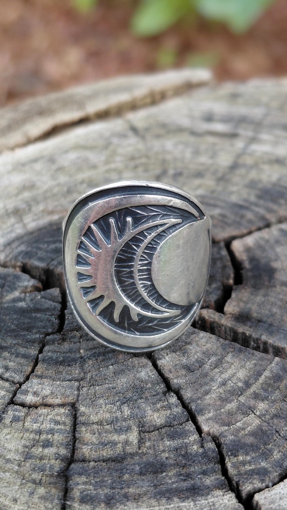 Size 7.75 Vintage Celestial Star Crescent Moon Earth Sun Sterling Celestial Crescent Moon Sun Star Ring Signed CII Mexico 925 (DARKER)
