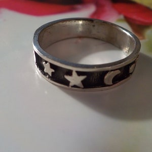 Size 8.5 1980&#39;s Vintage Sterling Silver 925 Crescent Moon Star Planet Sun Band Ring Excellent condition