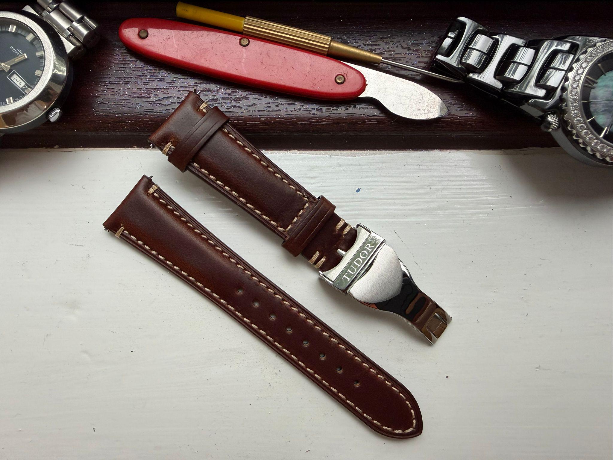 TUDOR BB58 純正 バックル レザーベルト(スモール) セット TUDOR BB58 純正 バックル レザーベルト(スモール) セット 時計ベルト