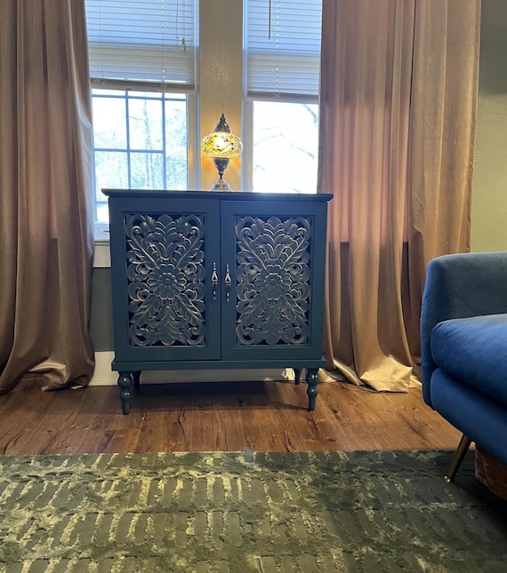 Wooden Accent Cabinet with 2 Doors, Buffet Cabinet