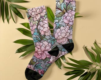 Meias com estampa de peônias em vitral, unissex, meias com arte floral rosa, presente ideal para namorada, esposa ou mãe, meias com estética cottagecore de peônias.