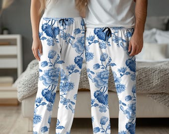 Blauw-witte pyjamabroek met bloemenprint, bijpassende nachtkleding in chinoiserie-stijl voor dames en heren, cottagecore pyjama's