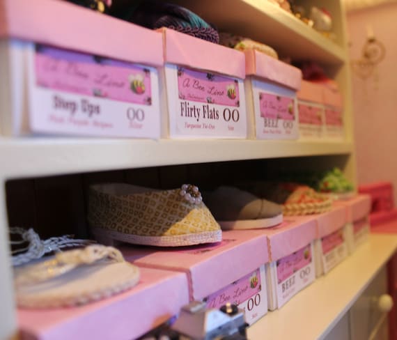 Standard shoe shop box