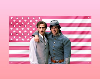 ステファン＆デイモン・サルバトーレ ピンクの米国国旗 | ヴァンパイア・ダイアリーズ ウォールタペストリー | TVD兄弟の部屋の装飾 | ヴァンパイアファンへのギフトバナー
