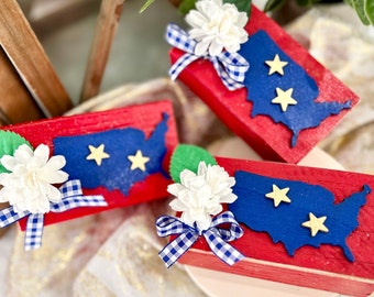 Patriotic USA Wooden Sign: Tiered Tray Decor