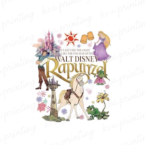 Op de afbeelding: Een kleurrijke afbeelding met personages uit Disney's "Rapunzel". Het ontwerp bevat Rapunzel, Flynn Rider, Maximus het paard, Pascal de kameleon en de tekst "Walt Disney Rapunzel."