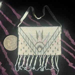 Porta-moedas francês antigo / porta-moedas feminino com contas finas dos anos 1930 / pequena bolsa com contas / porta-moedas art déco / porta-moedas dos anos 1930 com alça / contas