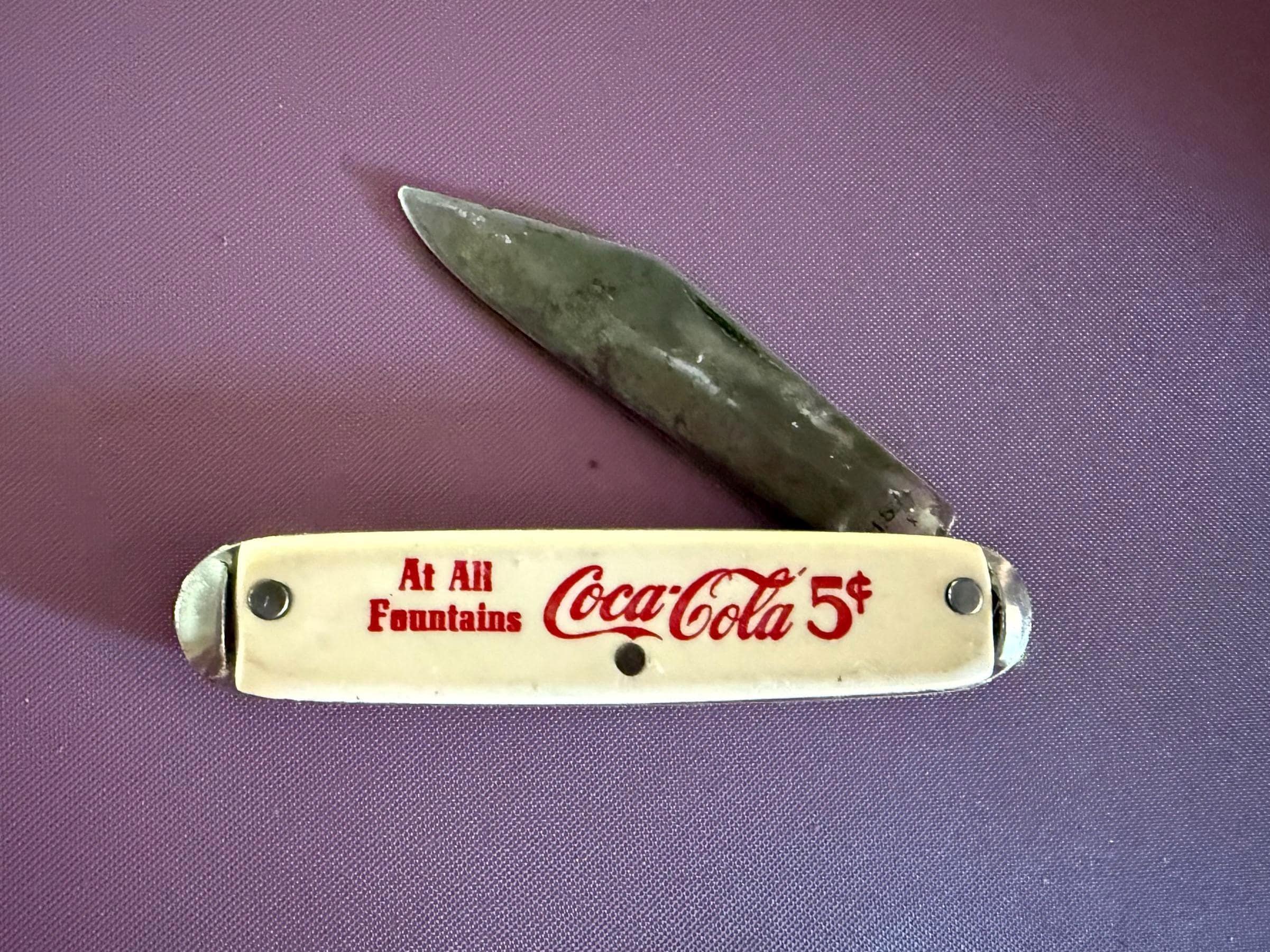 Coca-Cola　コカ・コーラ　ペーパーナイフ Amazon.com: TableCraft Coca-Cola Have A Coke Napkin Dispenser