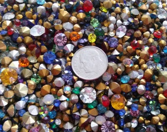 Lot of 100 Vintage/New Rhinestones Small to Medium mixed sizes colors