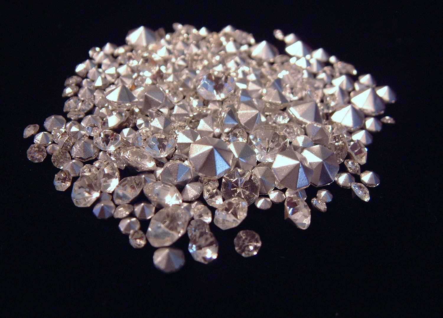 Lot of 150 Chaton Brilliant Preciosa Rhinestones Mixed Sizes