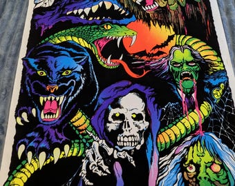 Plakat Vintage Nightmare Blacklight – Horror Monsters UV Reactive Wall Art (24 x 34)