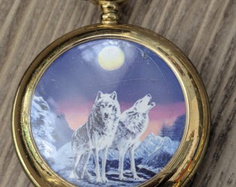 Collar con reloj de bolsillo de lobo – Cuarzo en funcionamiento – Batería nueva – Tono dorado – Estilo vintage
