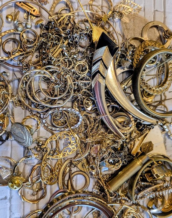 Jewelry Lot: Gold Vintage to Modern Mixed Pieces, Crafting Supplies. Not tested.